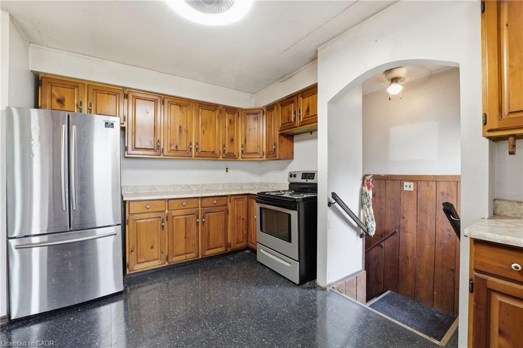 2091 6Th Concession Road W, Hamilton, ON - Indoor Photo Showing Kitchen