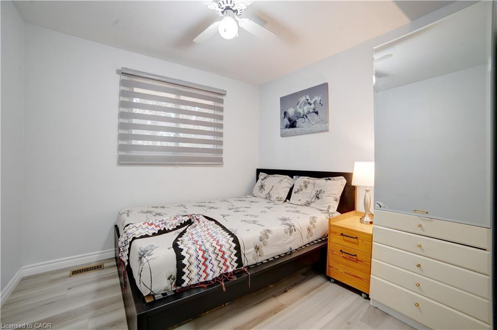 1676 Holley Crescent, Cambridge, ON - Indoor Photo Showing Bedroom