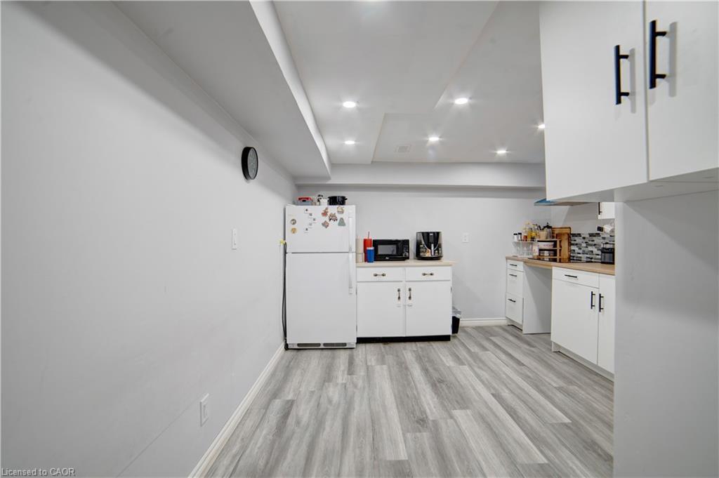 1676 Holley Crescent, Cambridge, ON - Indoor Photo Showing Laundry Room
