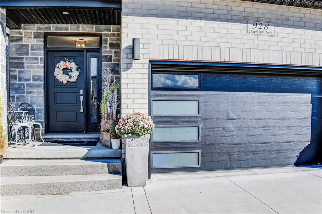 928 Chapel Hill Court, Kitchener, ON - Outdoor