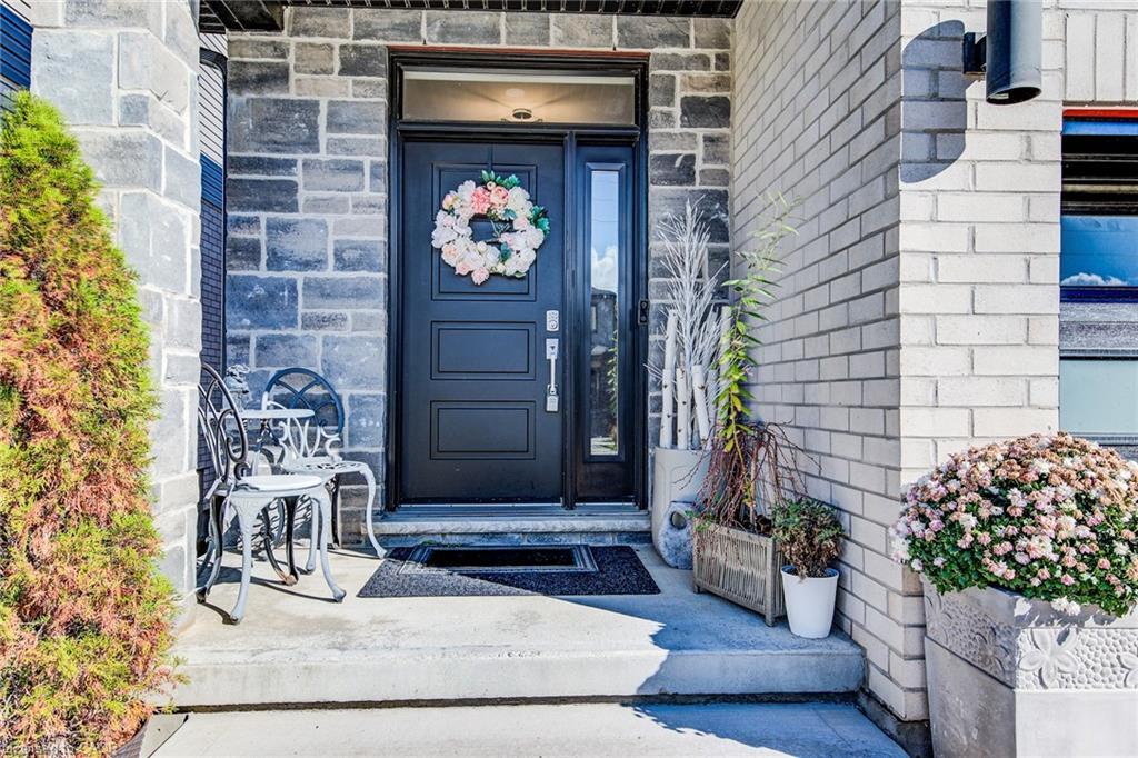 928 Chapel Hill Court, Kitchener, ON - Outdoor