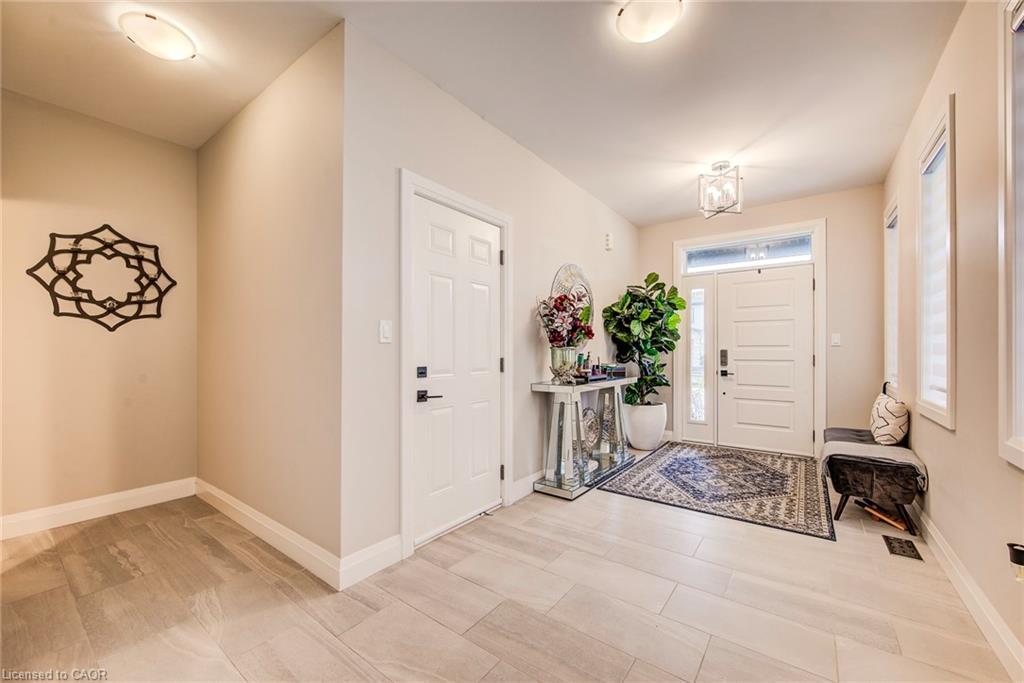 928 Chapel Hill Court, Kitchener, ON - Indoor Photo Showing Other Room