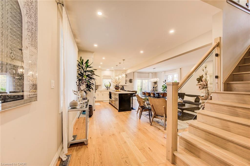 928 Chapel Hill Court, Kitchener, ON - Indoor Photo Showing Other Room