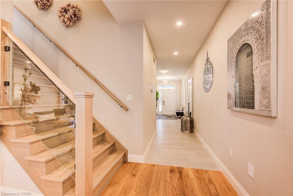 928 Chapel Hill Court, Kitchener, ON - Indoor Photo Showing Other Room