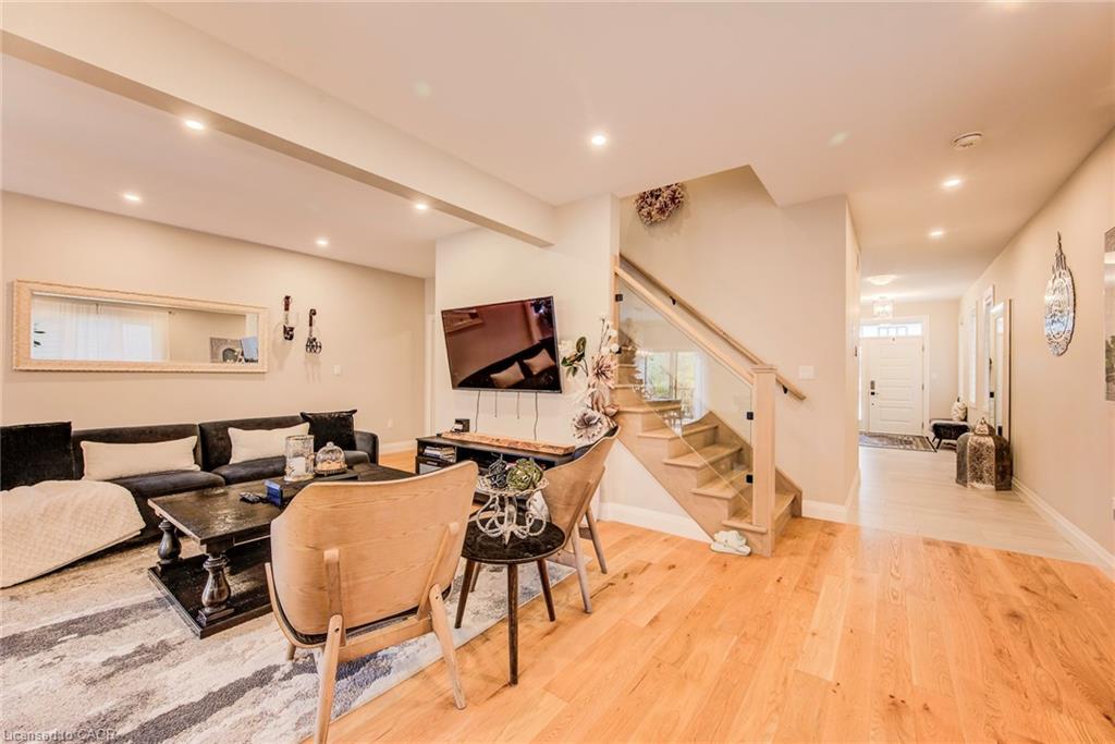 928 Chapel Hill Court, Kitchener, ON - Indoor