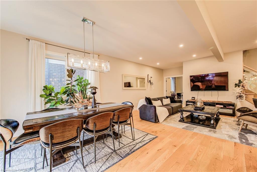 928 Chapel Hill Court, Kitchener, ON - Indoor