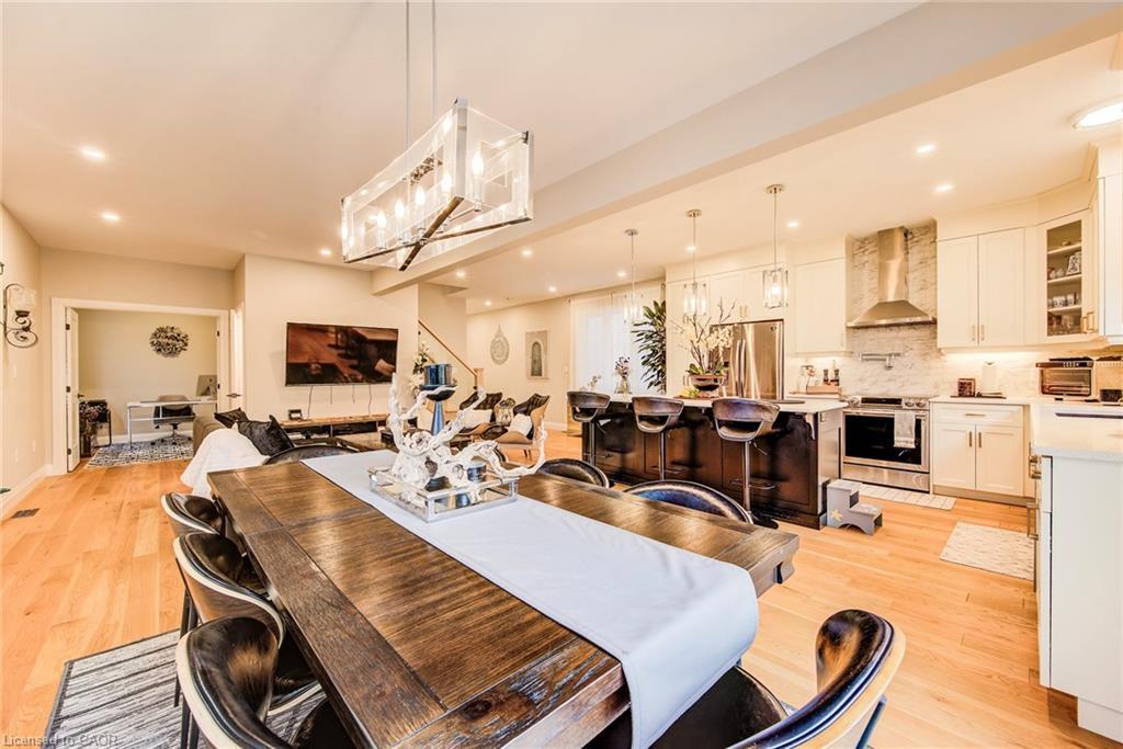 928 Chapel Hill Court, Kitchener, ON - Indoor