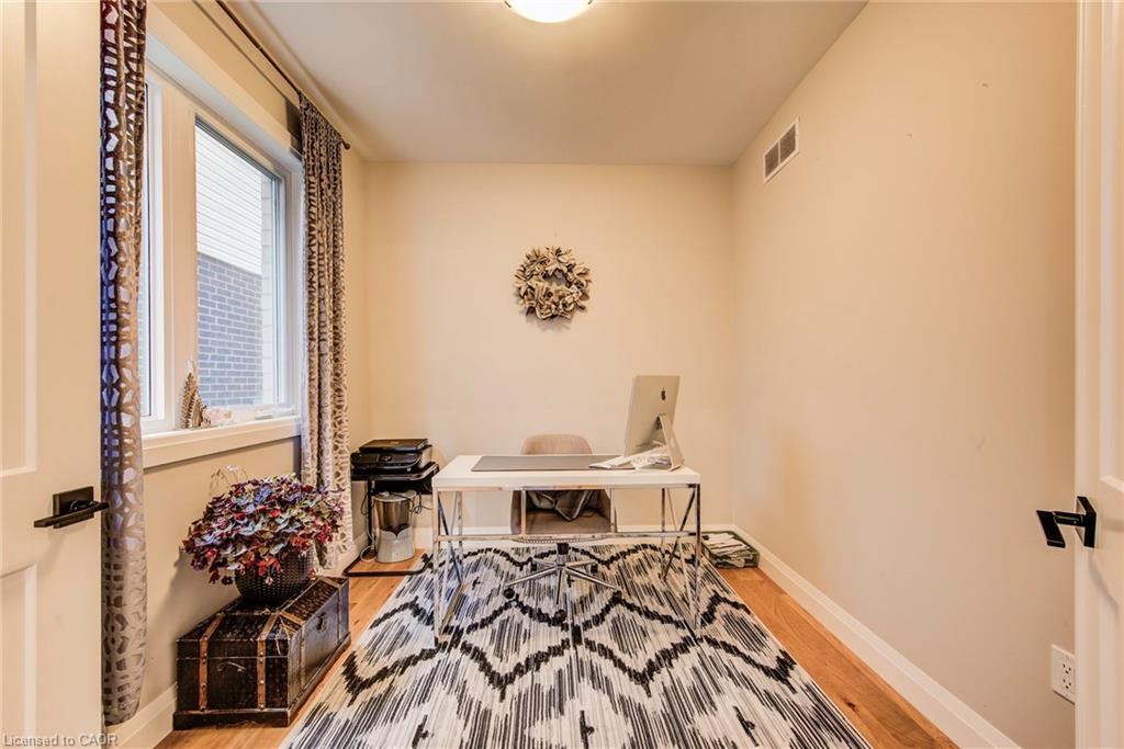 928 Chapel Hill Court, Kitchener, ON - Indoor Photo Showing Other Room