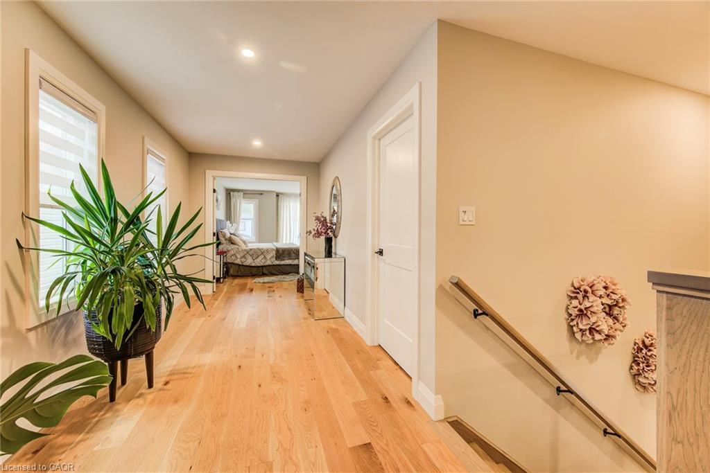 928 Chapel Hill Court, Kitchener, ON - Indoor Photo Showing Other Room