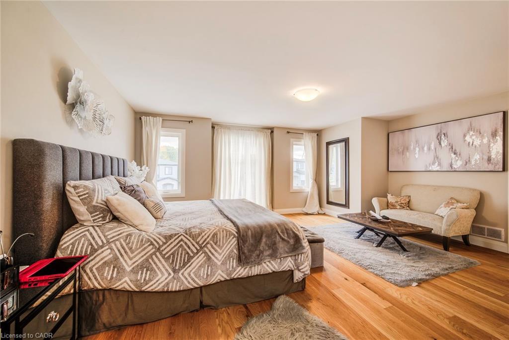 928 Chapel Hill Court, Kitchener, ON - Indoor Photo Showing Bedroom
