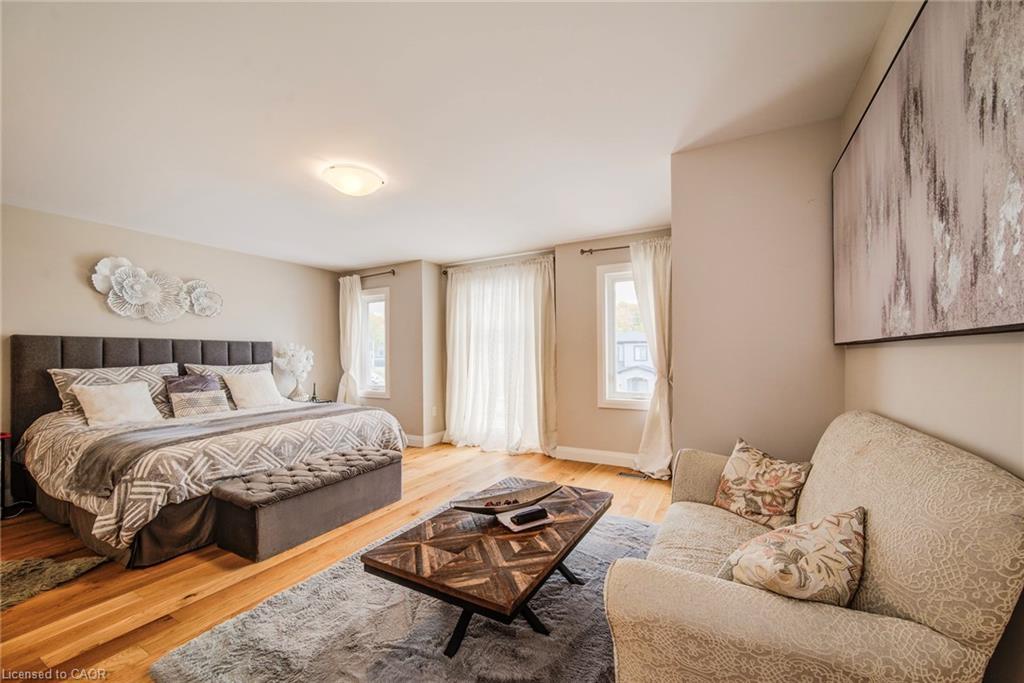 928 Chapel Hill Court, Kitchener, ON - Indoor Photo Showing Bedroom