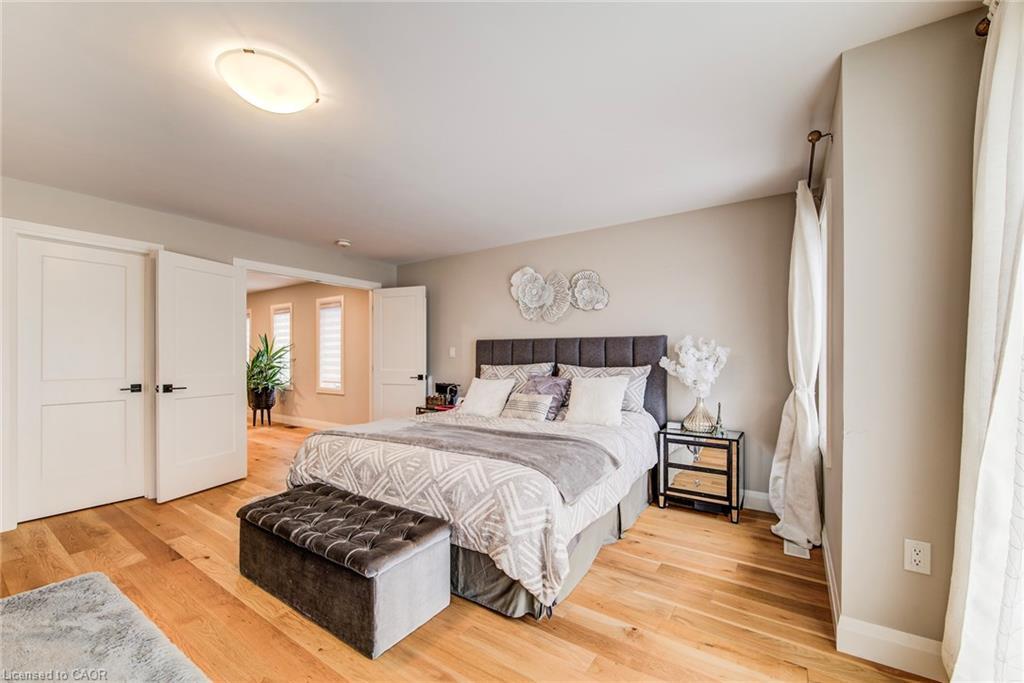 928 Chapel Hill Court, Kitchener, ON - Indoor Photo Showing Bedroom