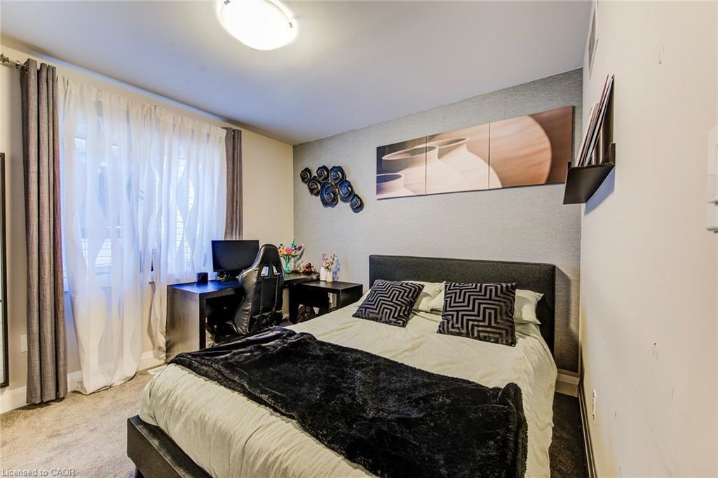 928 Chapel Hill Court, Kitchener, ON - Indoor Photo Showing Bedroom