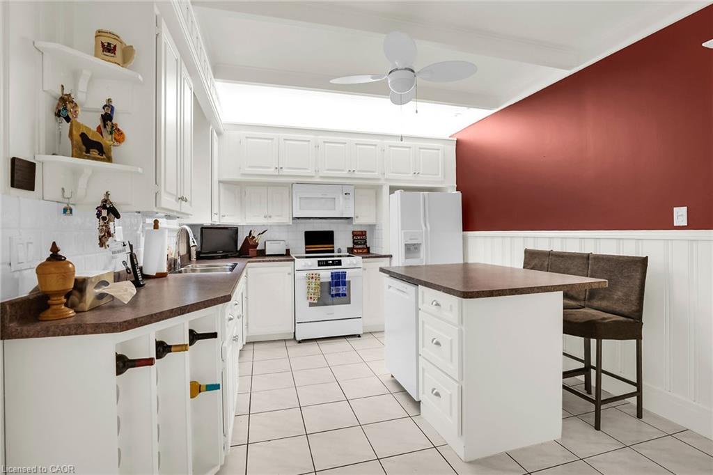102 Main Street E, Grimsby, ON - Indoor Photo Showing Kitchen
