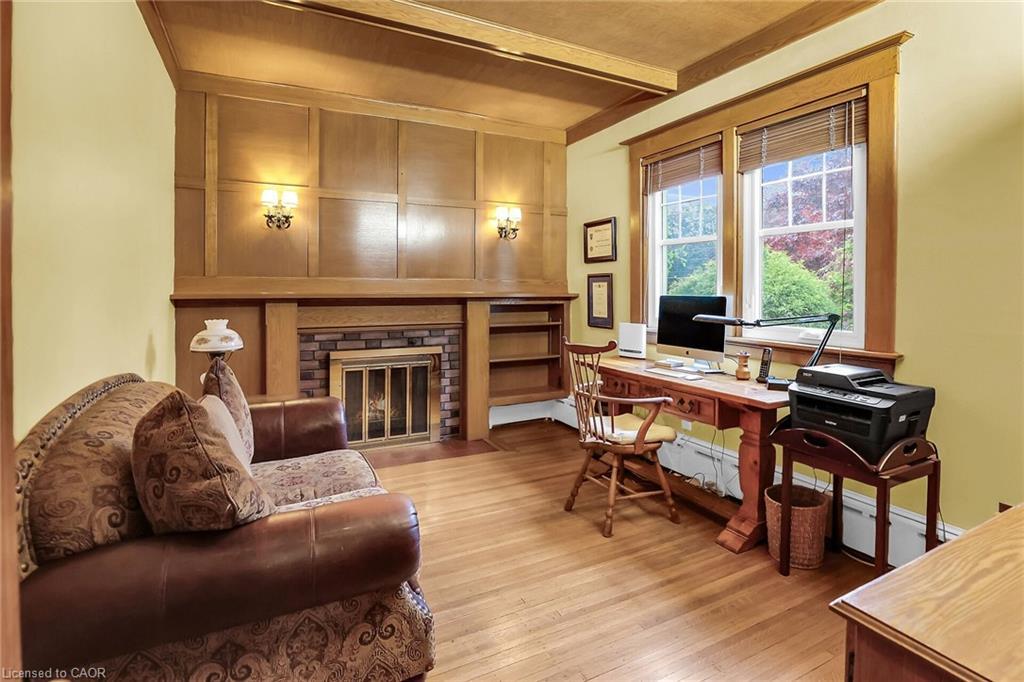 102 Main Street E, Grimsby, ON - Indoor With Fireplace