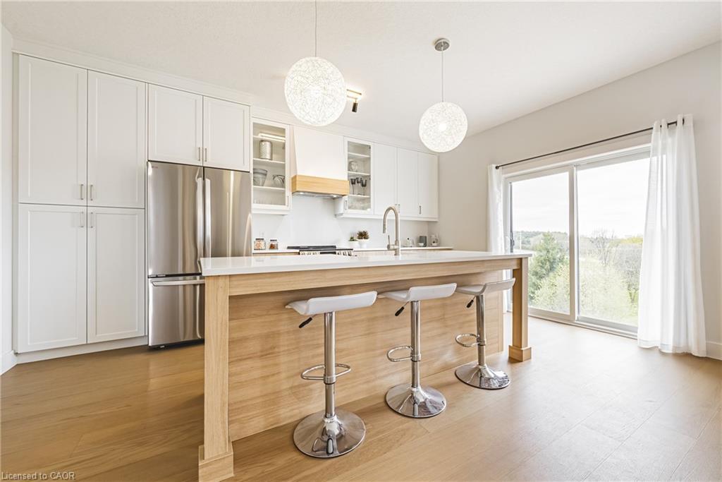 200 Benninger Drive, Kitchener, ON - Indoor Photo Showing Kitchen