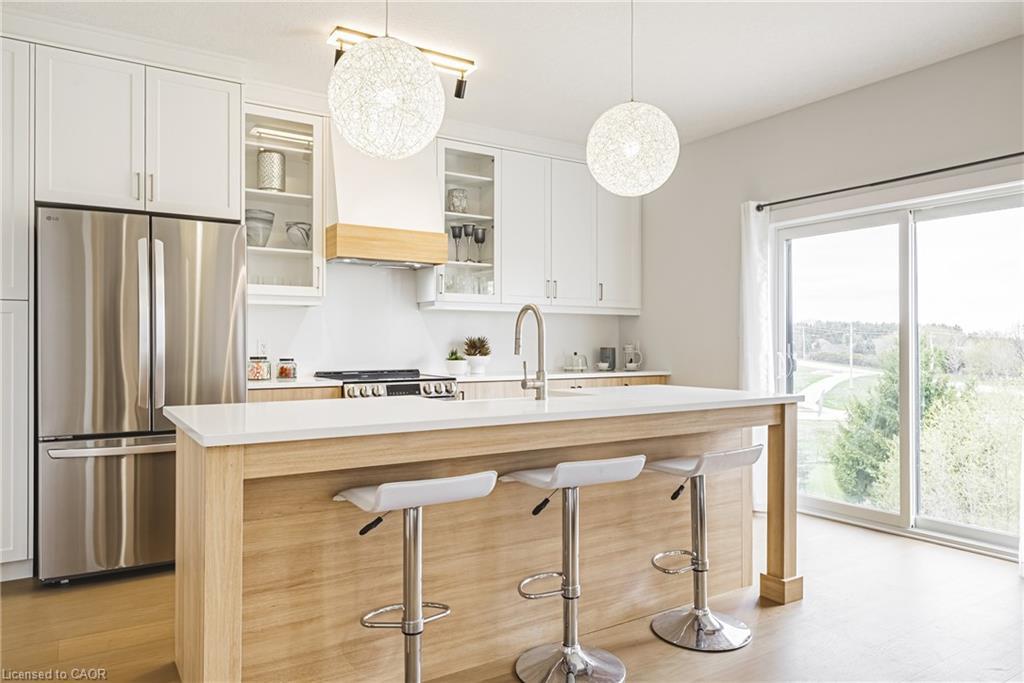 200 Benninger Drive, Kitchener, ON - Indoor Photo Showing Kitchen With Upgraded Kitchen