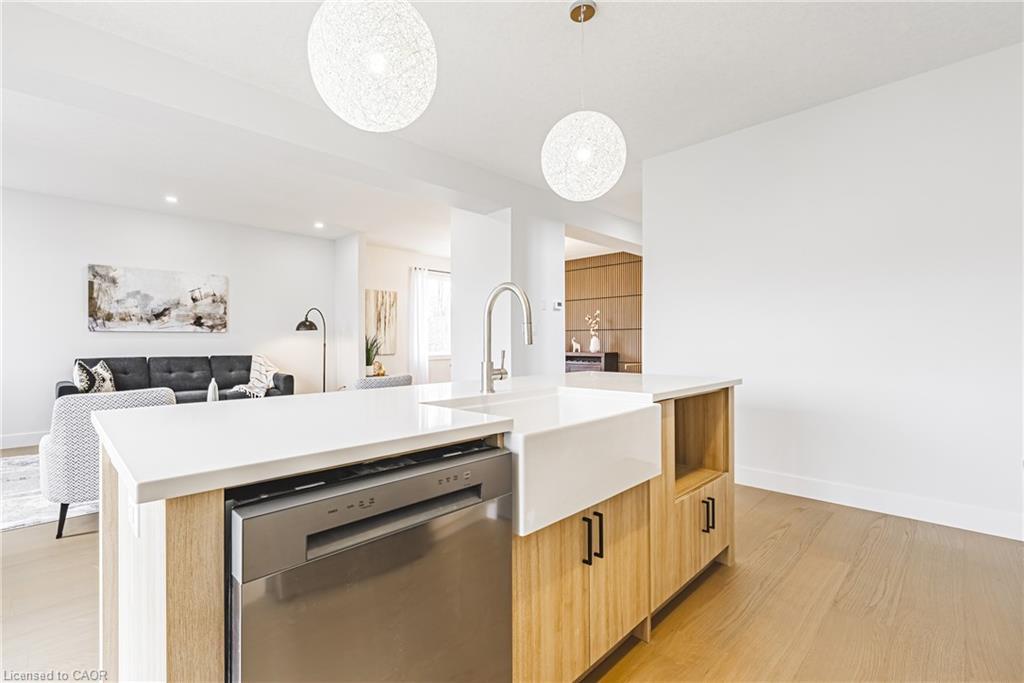 200 Benninger Drive, Kitchener, ON - Indoor Photo Showing Kitchen With Upgraded Kitchen