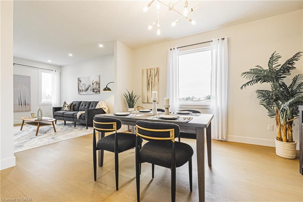 200 Benninger Drive, Kitchener, ON - Indoor Photo Showing Dining Room
