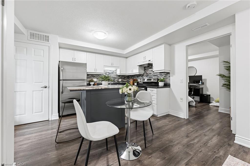 6E-1460 Highland Road W, Kitchener, ON - Indoor Photo Showing Other Room