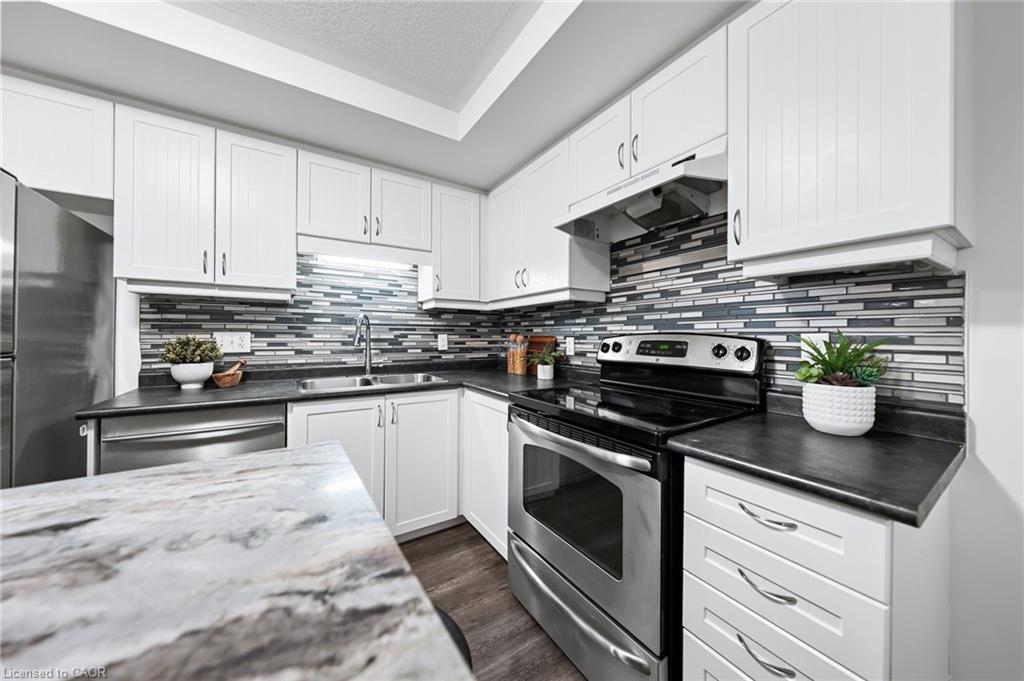 6E-1460 Highland Road W, Kitchener, ON - Indoor Photo Showing Kitchen With Double Sink With Upgraded Kitchen