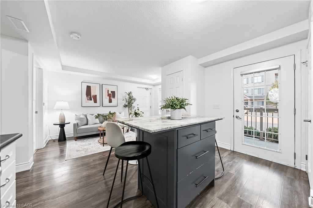 6E-1460 Highland Road W, Kitchener, ON - Indoor