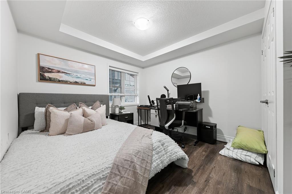6E-1460 Highland Road W, Kitchener, ON - Indoor Photo Showing Bedroom