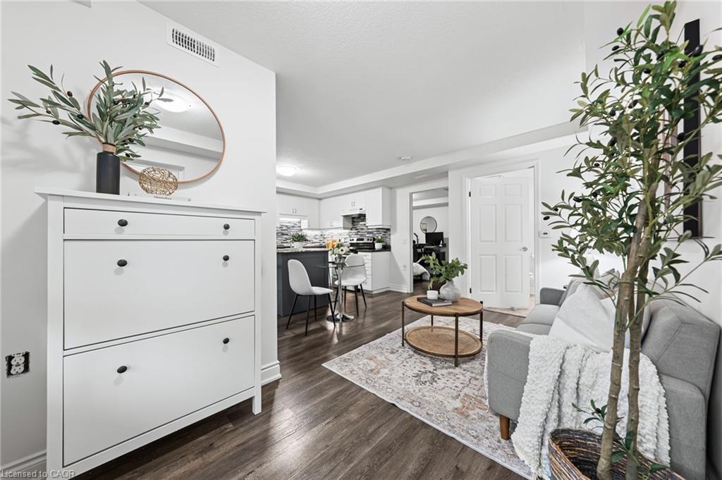 6E-1460 Highland Road W, Kitchener, ON - Indoor Photo Showing Other Room