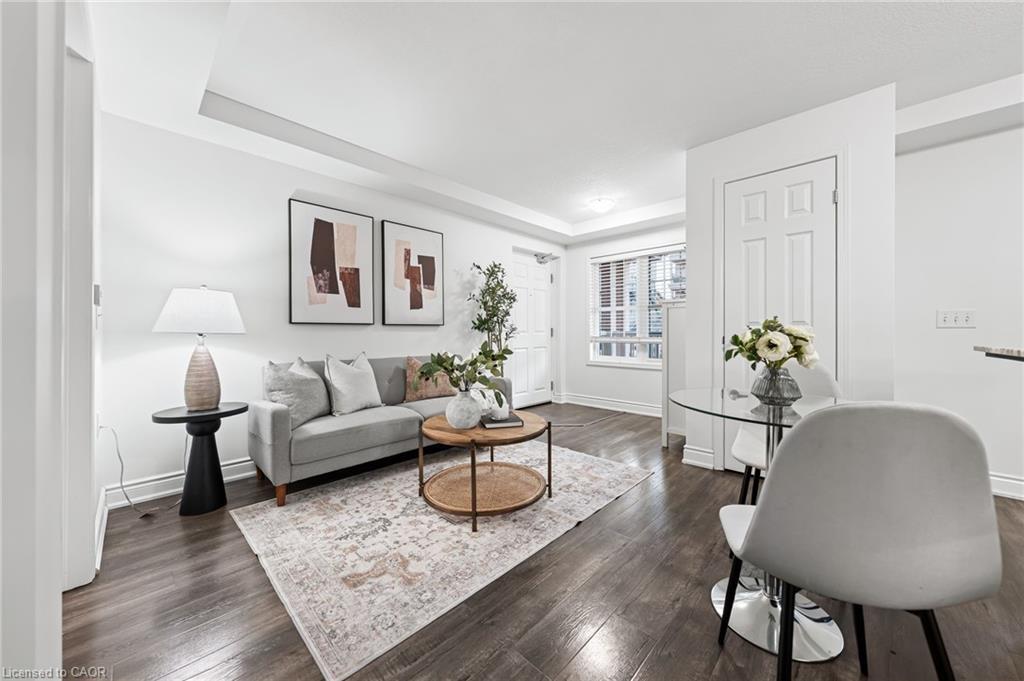 6E-1460 Highland Road W, Kitchener, ON - Indoor Photo Showing Living Room