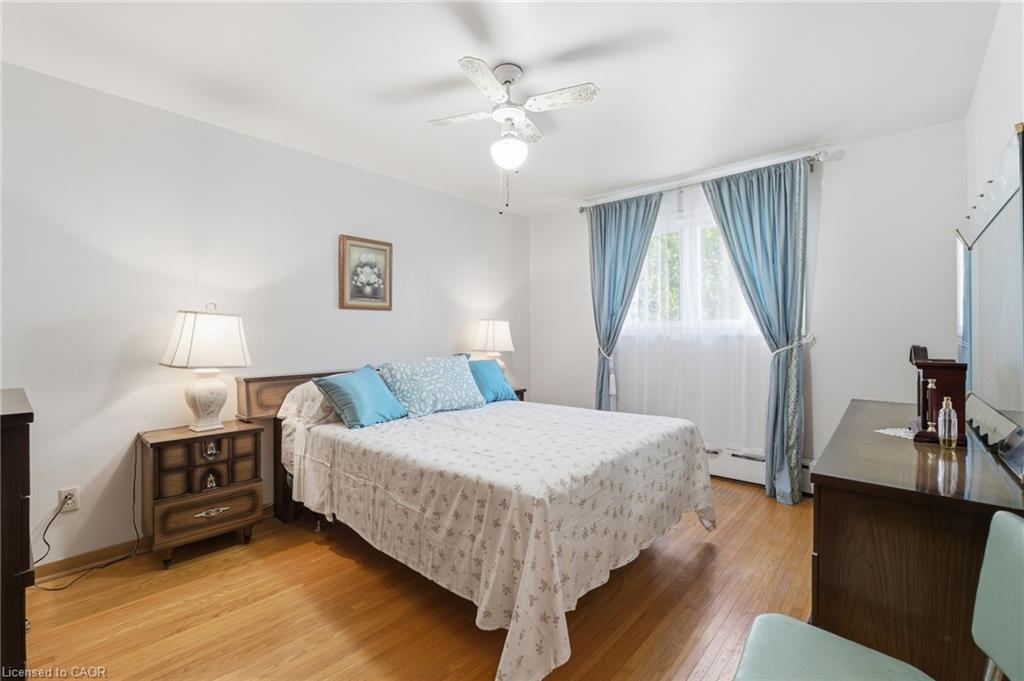 247 Grantham Avenue, St. Catharines, ON - Indoor Photo Showing Bedroom