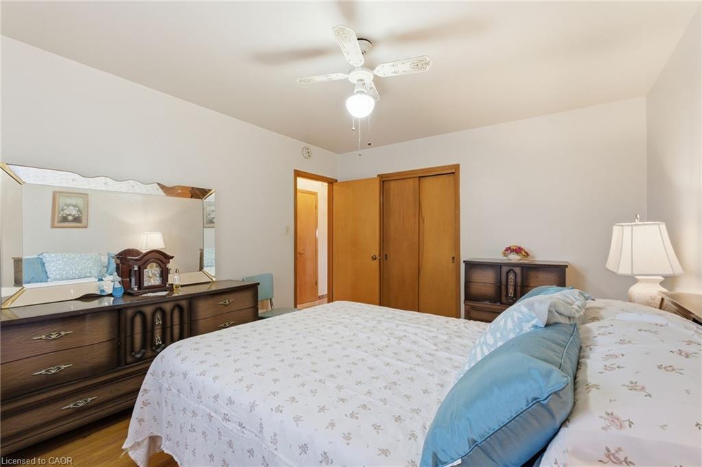 247 Grantham Avenue, St. Catharines, ON - Indoor Photo Showing Bedroom