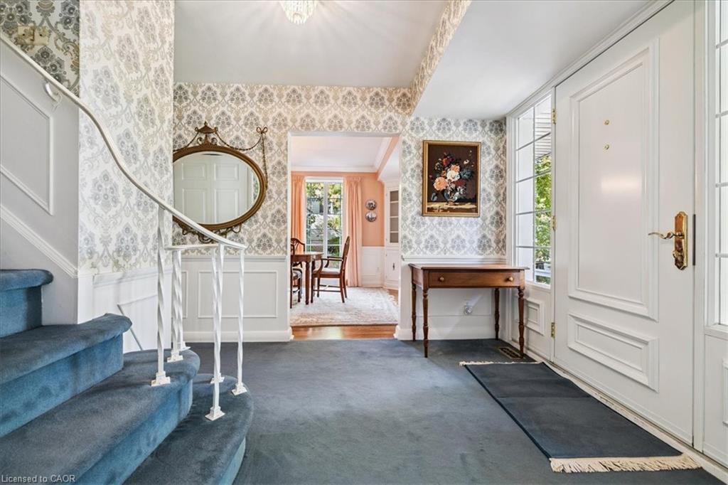 222 Strathcona Drive, Burlington, ON - Indoor Photo Showing Other Room