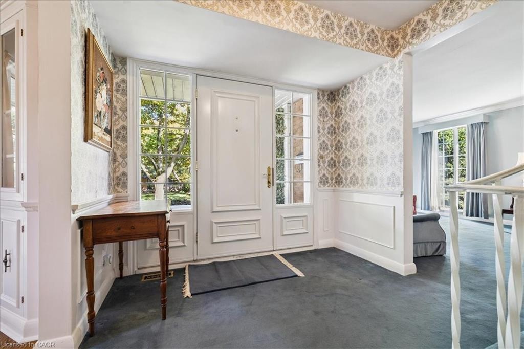 222 Strathcona Drive, Burlington, ON - Indoor Photo Showing Other Room