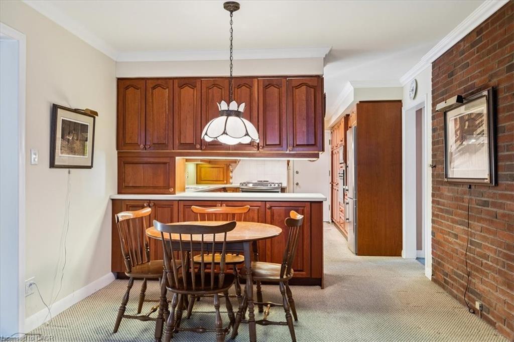 222 Strathcona Drive, Burlington, ON - Indoor Photo Showing Dining Room