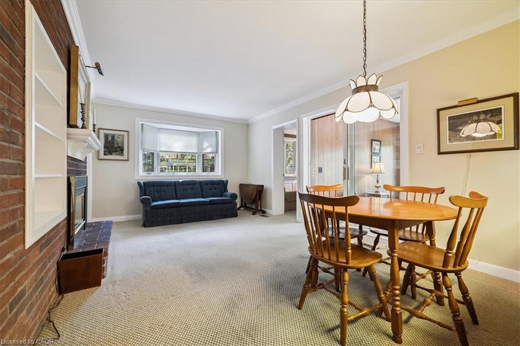 222 Strathcona Drive, Burlington, ON - Indoor Photo Showing Dining Room