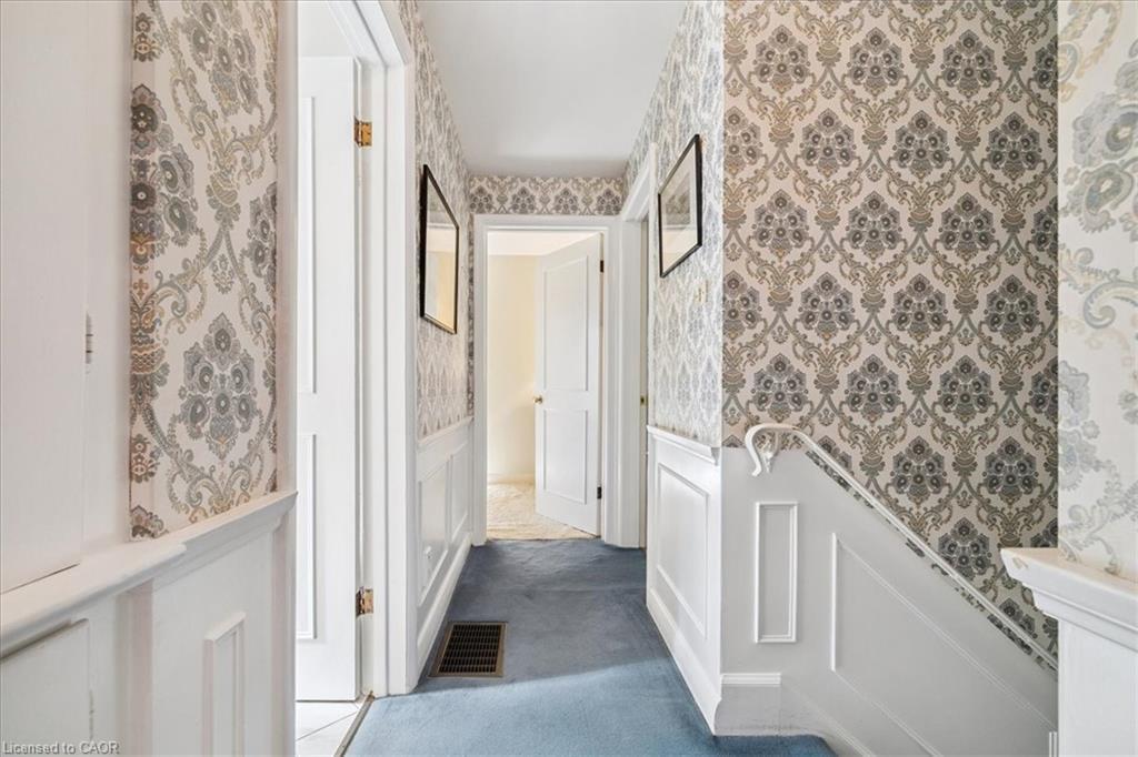 222 Strathcona Drive, Burlington, ON - Indoor Photo Showing Other Room