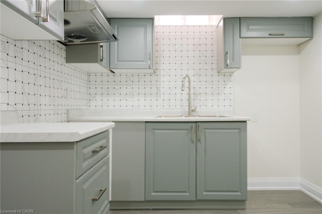 Bsmt-95 Goodwin Crescent, Milton, ON - Indoor Photo Showing Kitchen