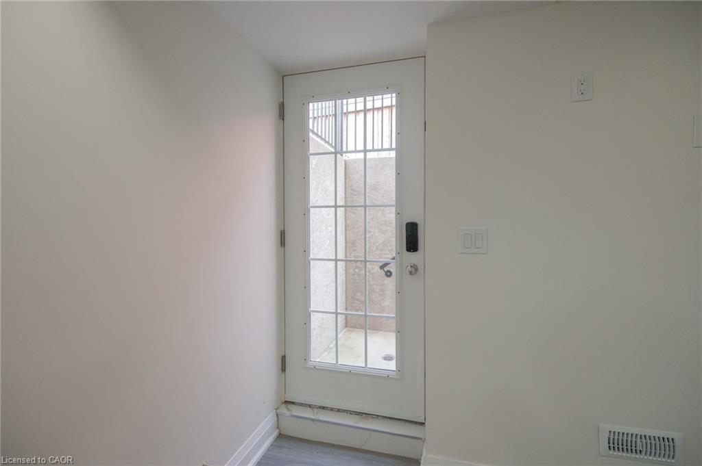 Bsmt-95 Goodwin Crescent, Milton, ON - Indoor Photo Showing Other Room