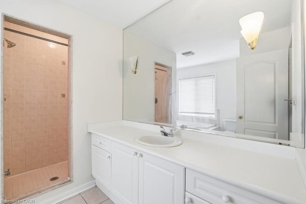 5656 Rosaline Road, Burlington, ON - Indoor Photo Showing Bathroom