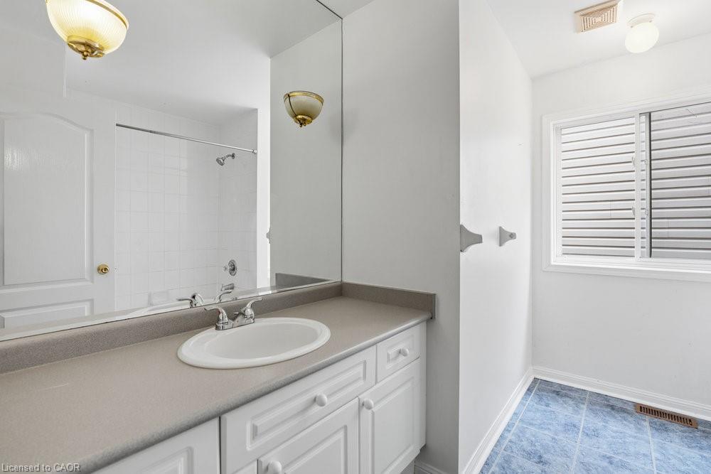 5656 Rosaline Road, Burlington, ON - Indoor Photo Showing Bathroom