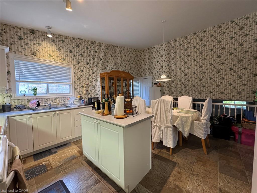 231 Chelton Road, London, ON - Indoor