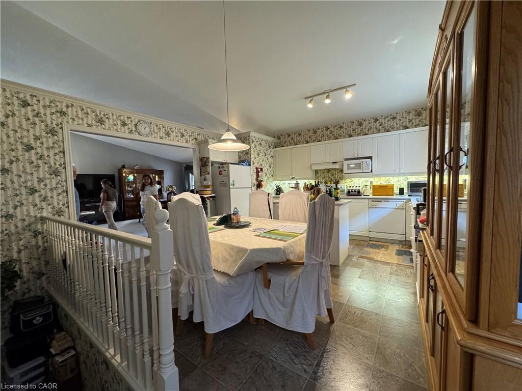 231 Chelton Road, London, ON - Indoor Photo Showing Dining Room