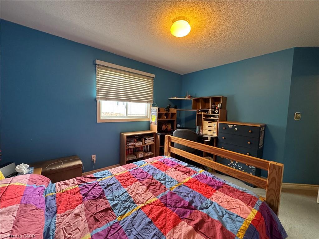 231 Chelton Road, London, ON - Indoor Photo Showing Bedroom
