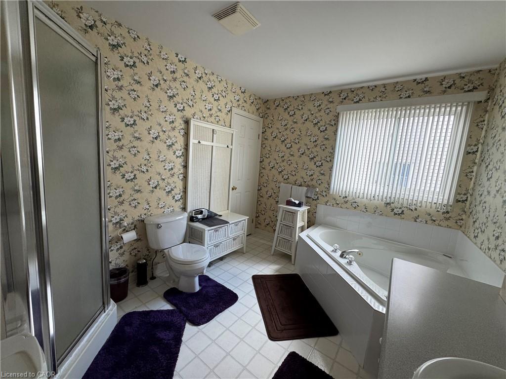 231 Chelton Road, London, ON - Indoor Photo Showing Bathroom
