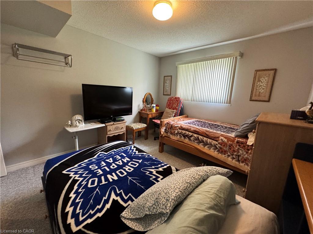 231 Chelton Road, London, ON - Indoor Photo Showing Bedroom