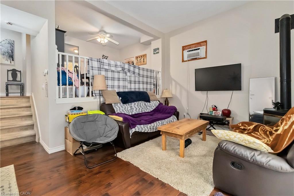 A-41 Raleigh Street, Brantford, ON - Indoor Photo Showing Living Room