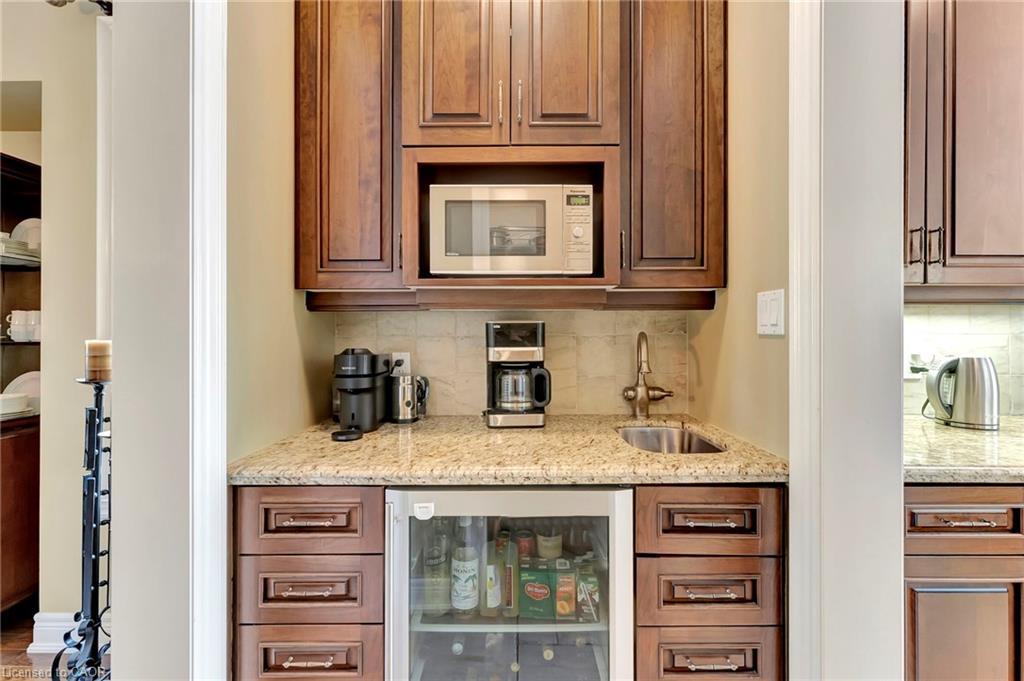 46 Orr Crescent, Stoney Creek, ON - Indoor Photo Showing Kitchen