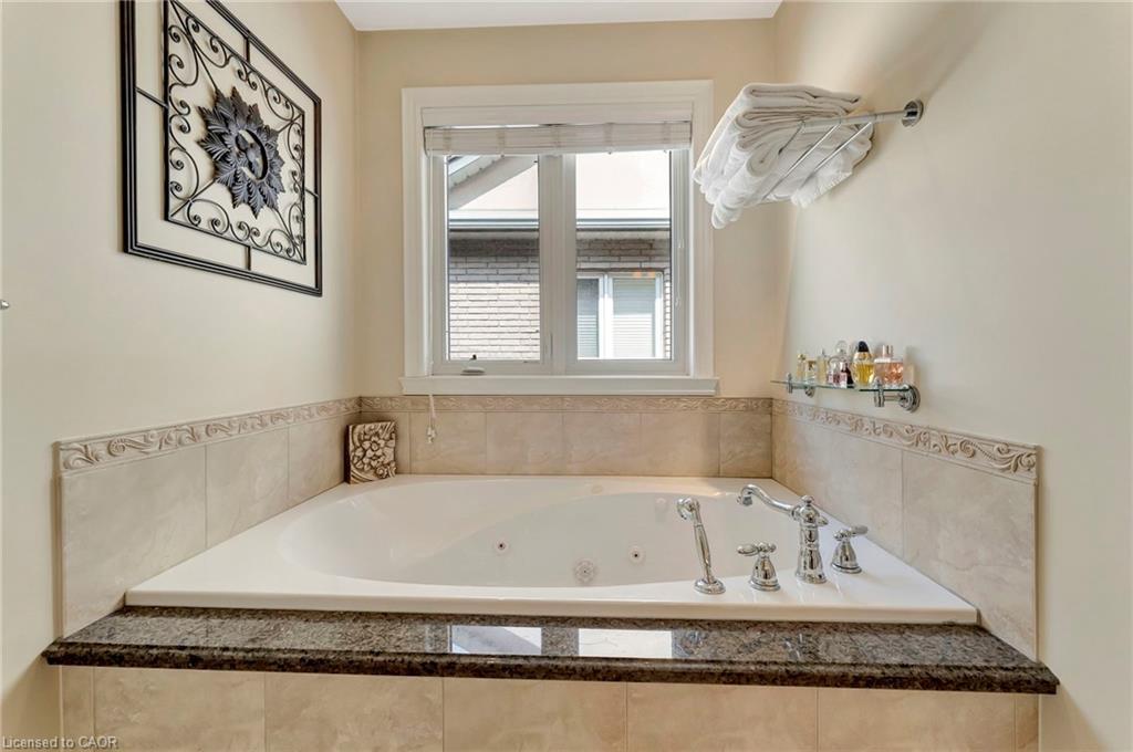 46 Orr Crescent, Stoney Creek, ON - Indoor Photo Showing Bathroom