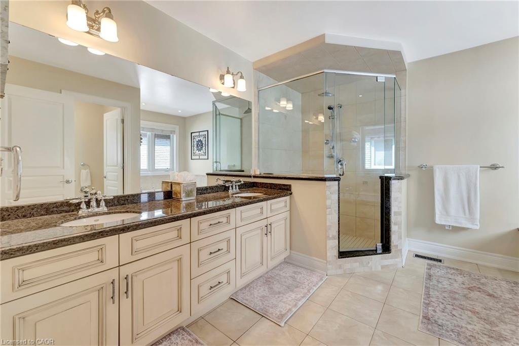 46 Orr Crescent, Stoney Creek, ON - Indoor Photo Showing Bathroom