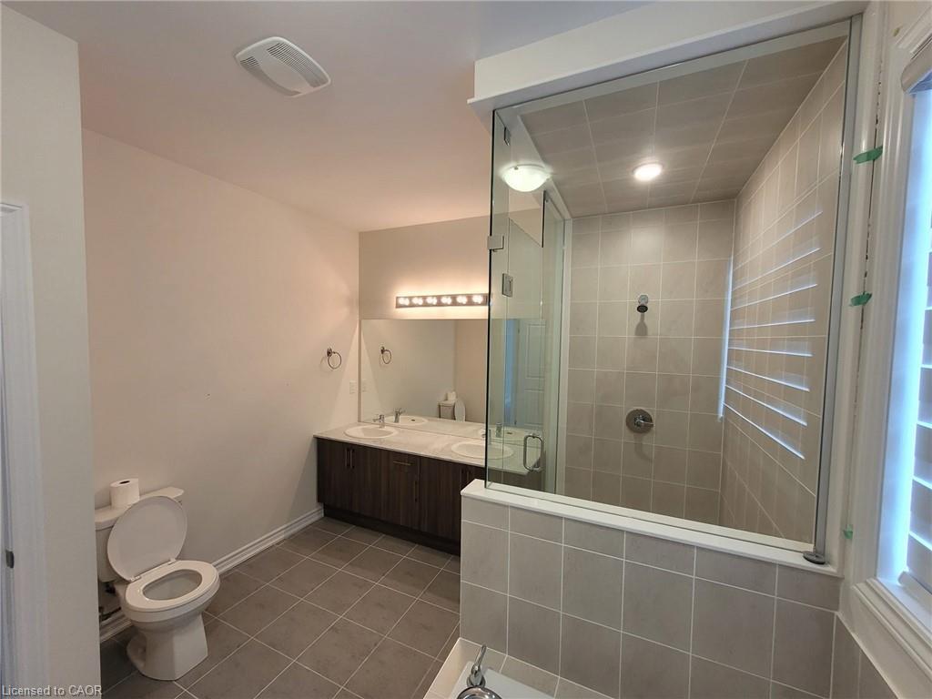 133 Berkely Street, Wasaga Beach, ON - Indoor Photo Showing Bathroom